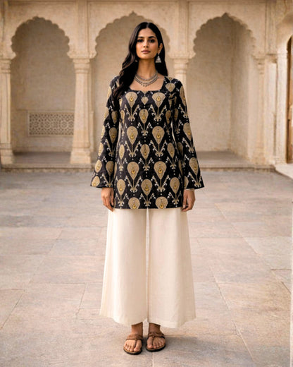 Vedika Ikat Sleeved short Kurti