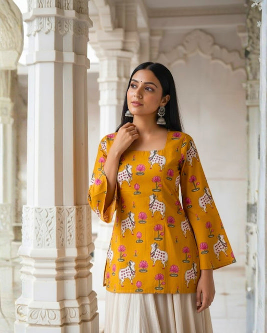 Siya Sleeved short Kurti