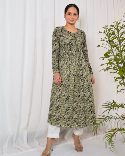 Swarna Chudi-sleeve Kurta