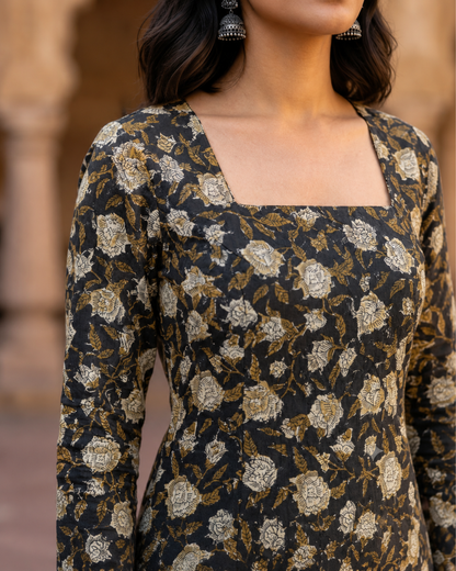 Zoya Dabu Print Corset Short Kurti