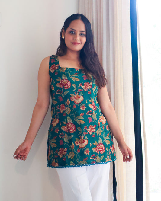 Saakhi Floral Cotton Short Kurti