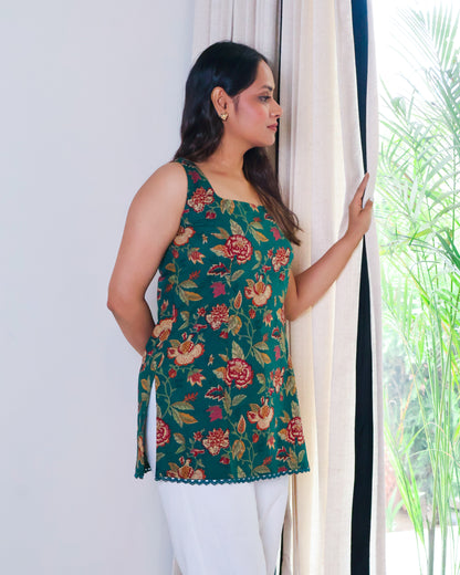 Saakhi Floral Cotton Short Kurti