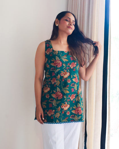 Saakhi Floral Cotton Short Kurti